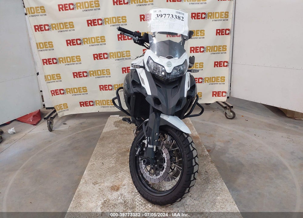 2020 BENELLI TREK 502X VIN: LBBPHF056NBD28196