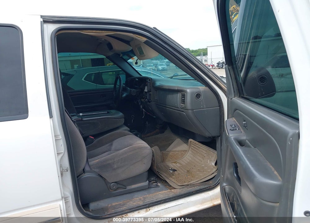 2007 CHEVROLET SILVERADO 2500HD CLASSIC LT1 VIN: 1GCHK23UX7F112092