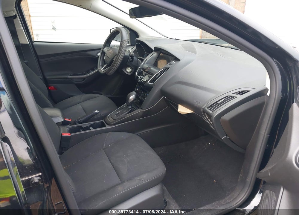 2017 FORD FOCUS SEL VIN: 1FADP3M28HL345688