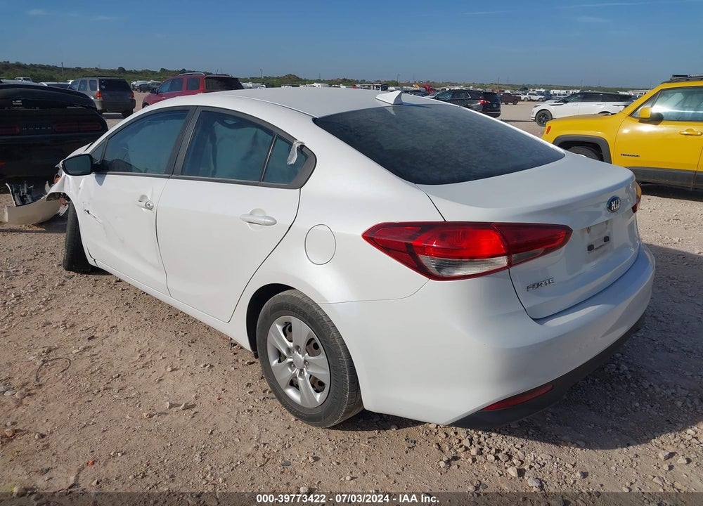 2018 KIA FORTE LX VIN: 3KPFL4A74JE209495