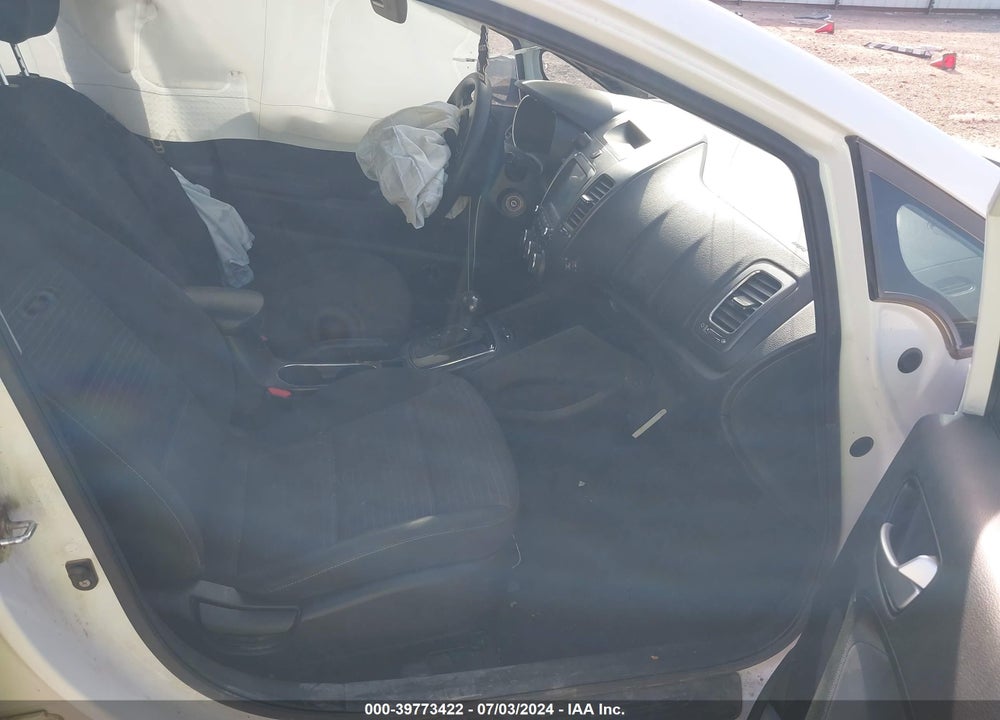 2018 KIA FORTE LX VIN: 3KPFL4A74JE209495