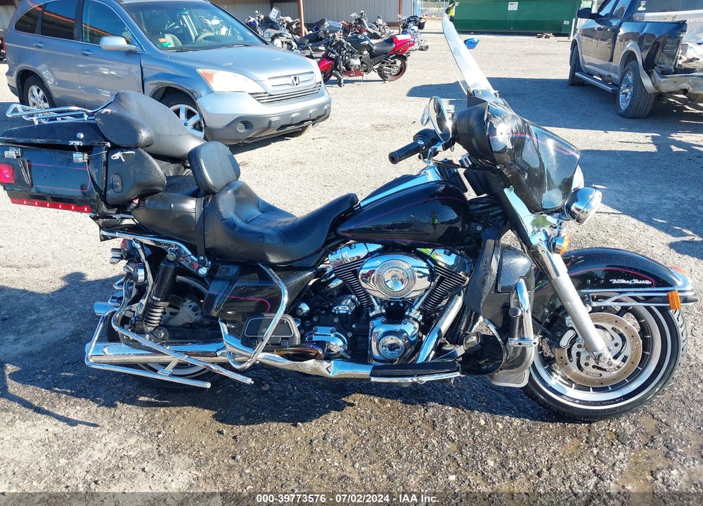 2007 HARLEY-DAVIDSON FLHTCUI VIN: 1HD1FC4137Y682941