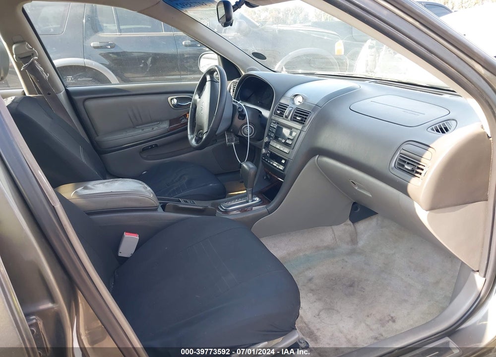2001 INFINITI I30 TOURING VIN: JNKCA31A81T028646