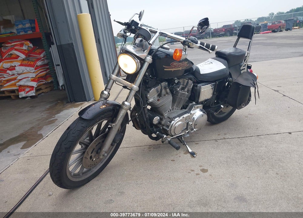 1998 HARLEY-DAVIDSON XL883 HUGGER VIN: 1HD4CEM19WY210503