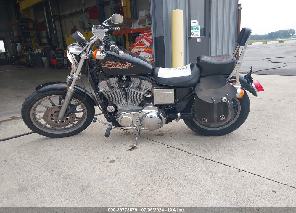 1998 HARLEY-DAVIDSON XL883 HUGGER VIN: 1HD4CEM19WY210503