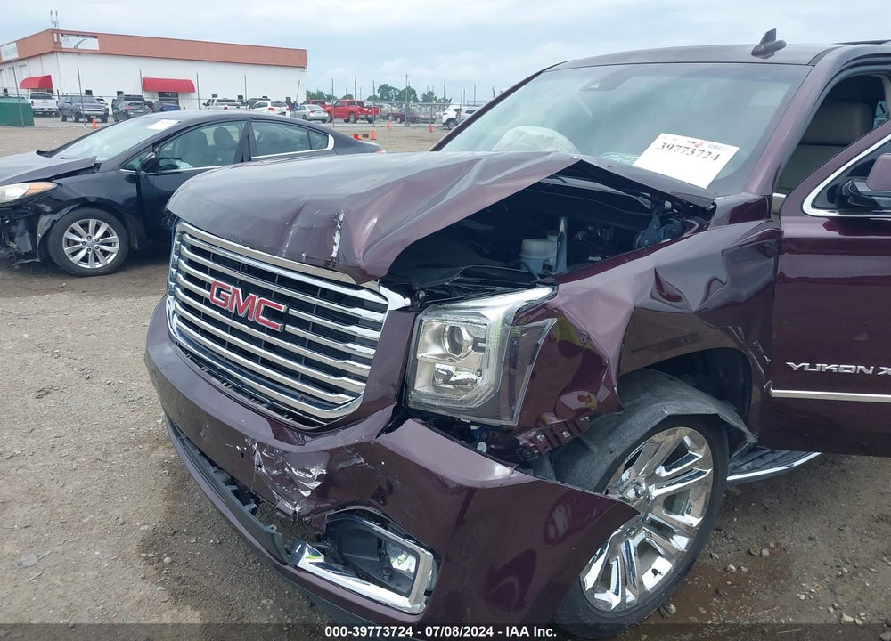 2017 GMC YUKON XL SLT VIN: 1GKS2GKC0HR335824