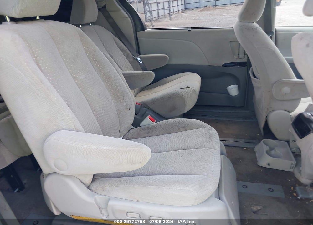 2011 TOYOTA SIENNA LE V6 AUTO ACCESS SEAT VIN: 5TDKK3DC4BS080170