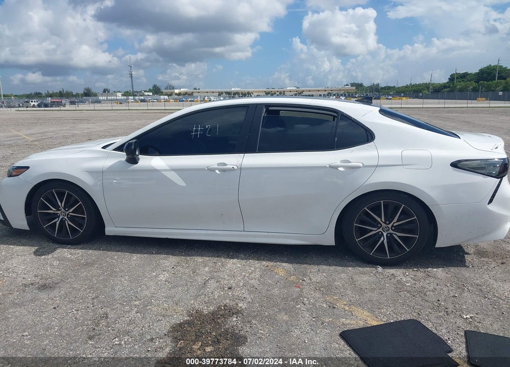 2021 TOYOTA CAMRY SE VIN: 4T1T11AK4MU490369