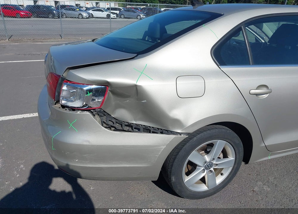 2014 VOLKSWAGEN JETTA 2.0L TDI VIN: 3VWLL7AJ4EM272864