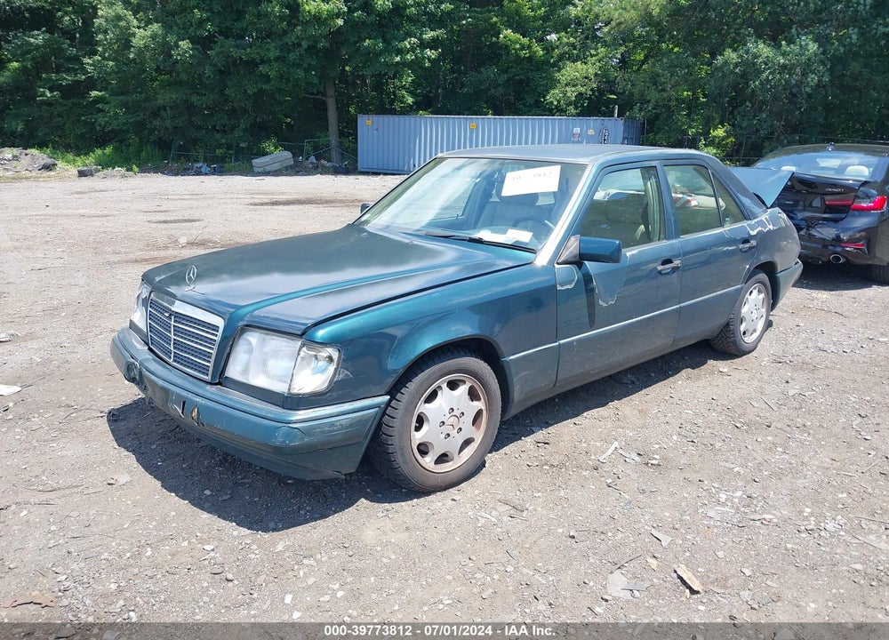 1995 MERCEDES-BENZ E VIN: WDBEA32E0SC213883