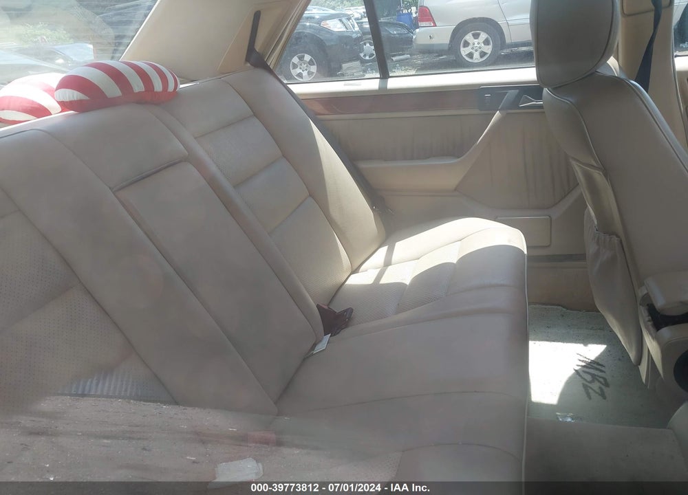 1995 MERCEDES-BENZ E VIN: WDBEA32E0SC213883