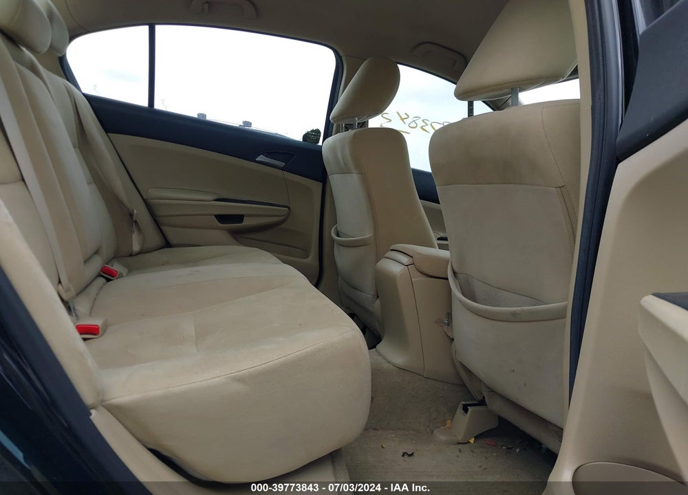 2011 HONDA ACCORD 2.4 LX-P VIN: 1HGCP2F41BA075304