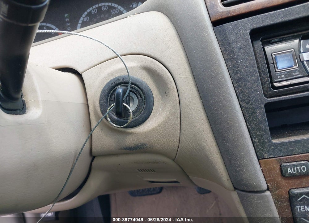 2002 TOYOTA AVALON XLS VIN: 4T1BF28B62U250200