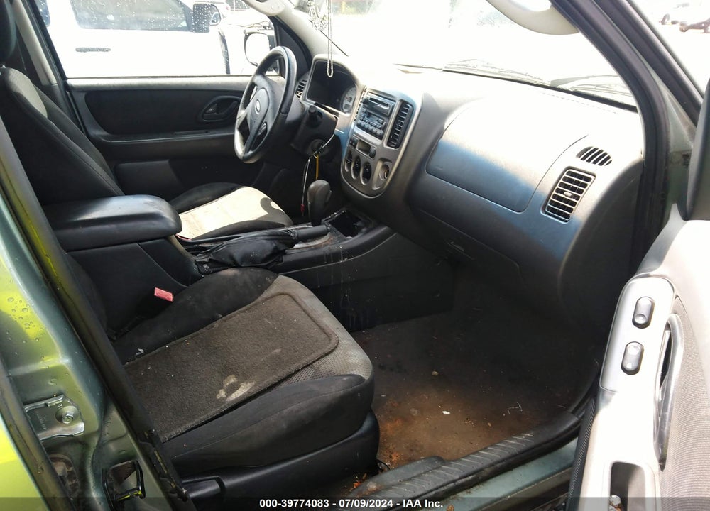 2005 FORD ESCAPE XLT VIN: 1FMYU93125KB10944