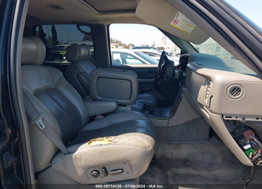 2001 GMC YUKON XL 1500 DENALI VIN: 1GKFK66U21J273006