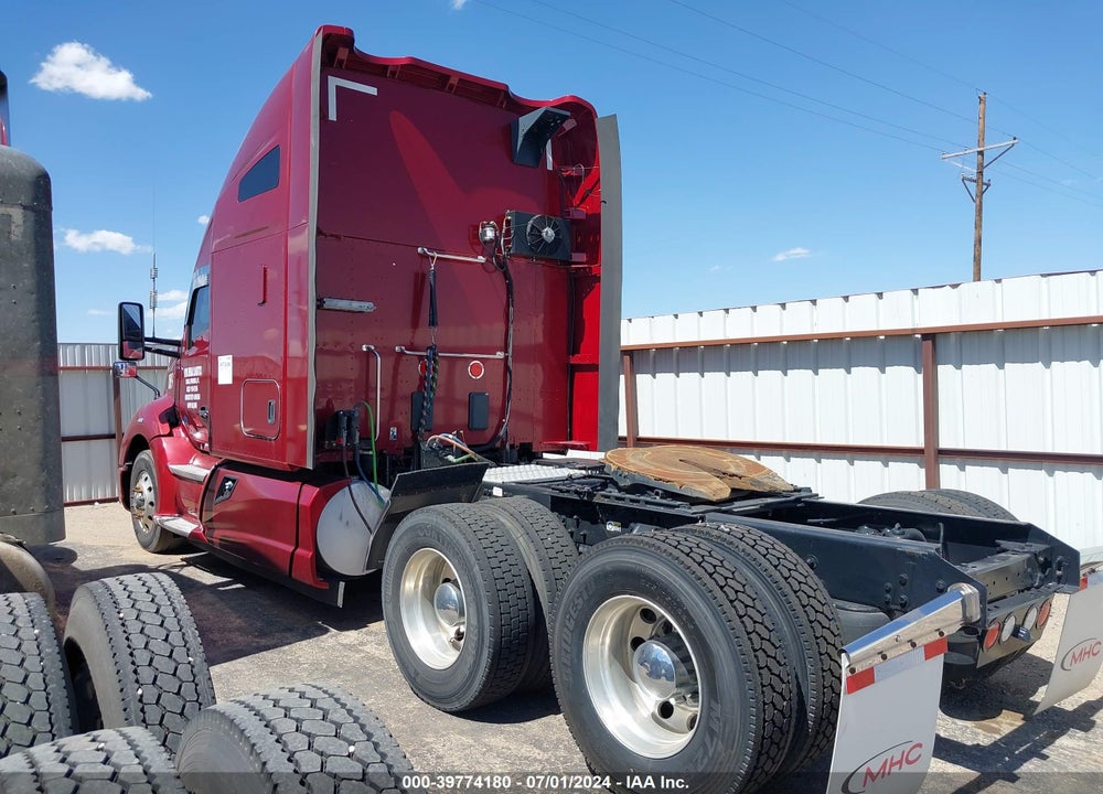 2015 KENWORTH T680 T680 VIN: 1XKYDP9X4FJ441850