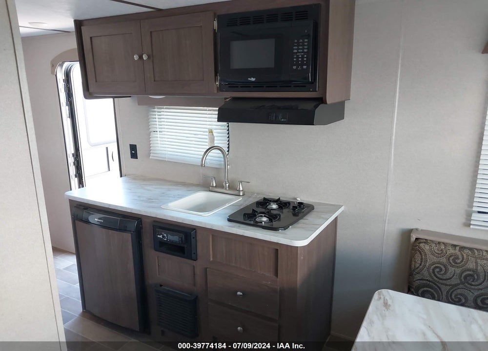 2019 KEYSTONE HIDEOUT 177 LHS VIN: 4YDT17715KW248582