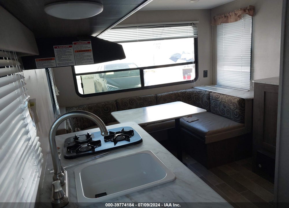 2019 KEYSTONE HIDEOUT 177 LHS VIN: 4YDT17715KW248582