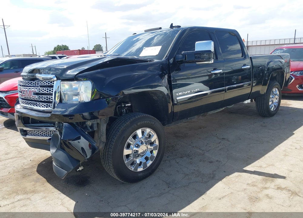 2014 GMC SIERRA 2500HD DENALI VIN: 1GT125E89EF157881