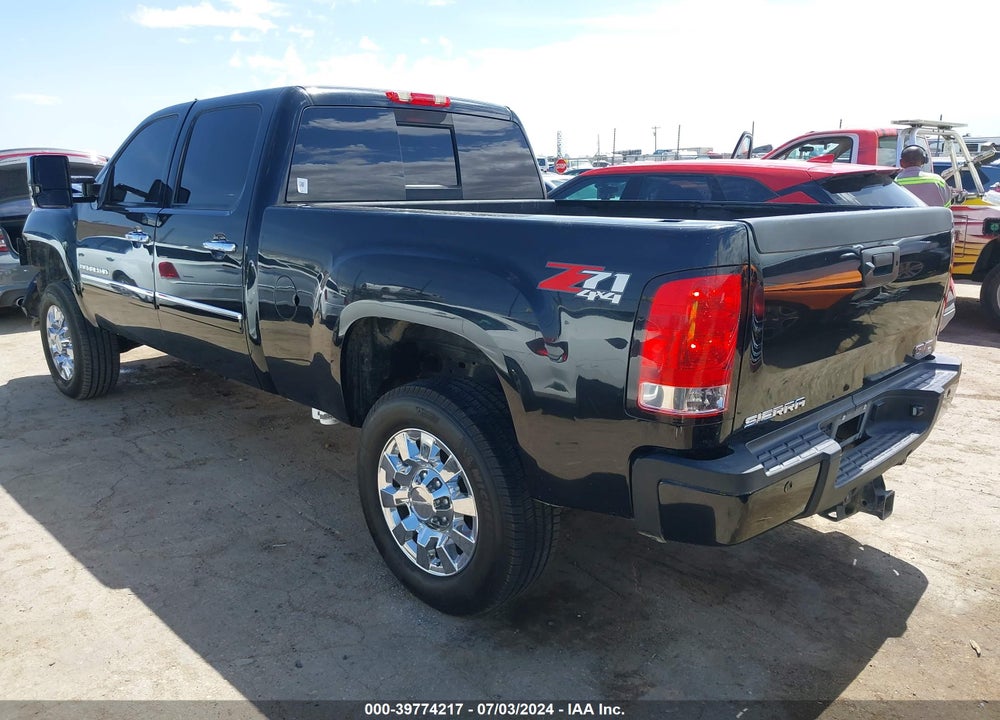 2014 GMC SIERRA 2500HD DENALI VIN: 1GT125E89EF157881
