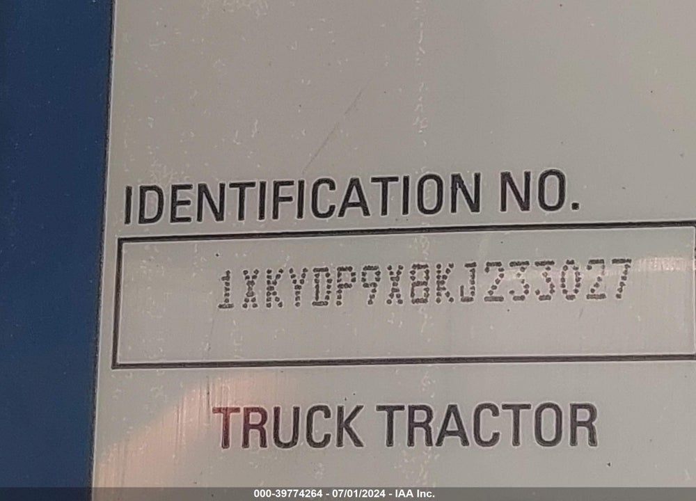 2019 KENWORTH T680 VIN: 1XKYDP9X8KJ233027