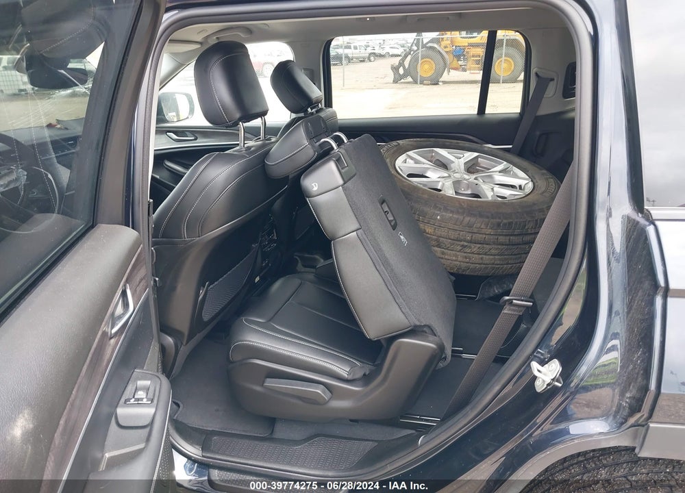 2023 JEEP GRAND CHEROKEE L LIMITED 4X4 VIN: 1C4RJKBG6P8882412