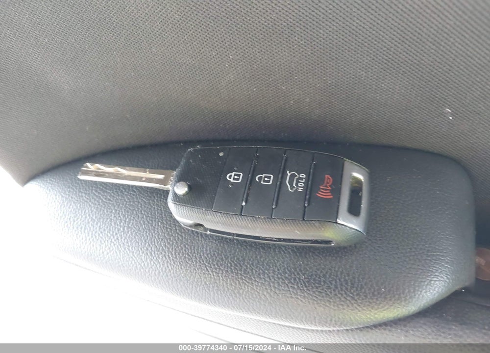2016 KIA SOUL VIN: KNDJN2A25G7266293