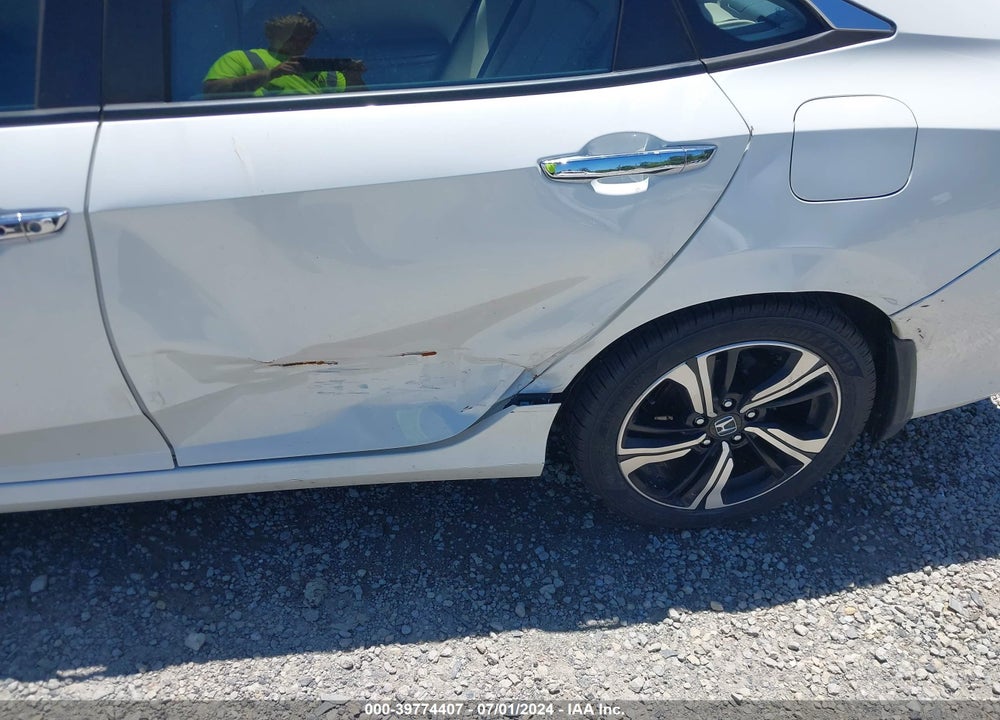 2016 HONDA CIVIC TOURING VIN: 19XFC1F93GE014537