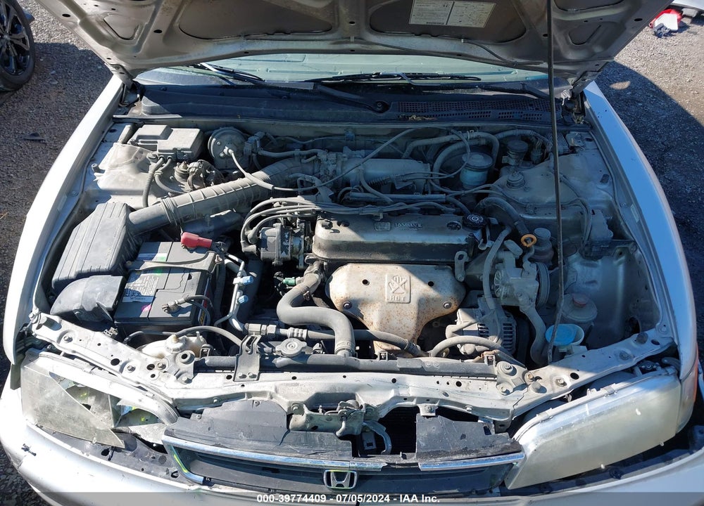 1997 HONDA ACCORD LX VIN: 1HGCE1722VA003724