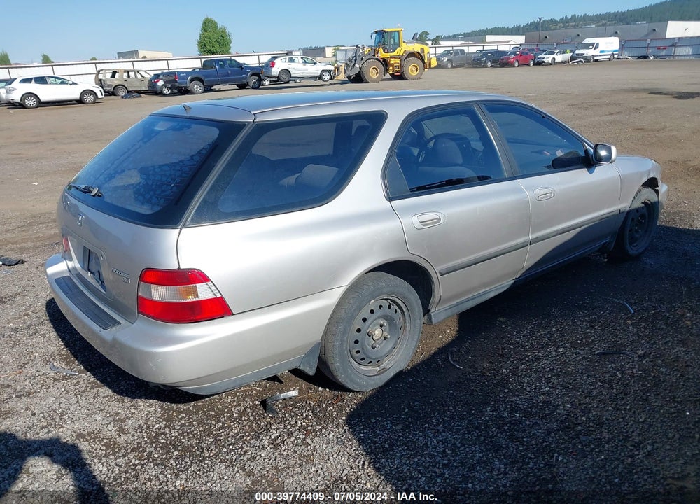 1997 HONDA ACCORD LX VIN: 1HGCE1722VA003724