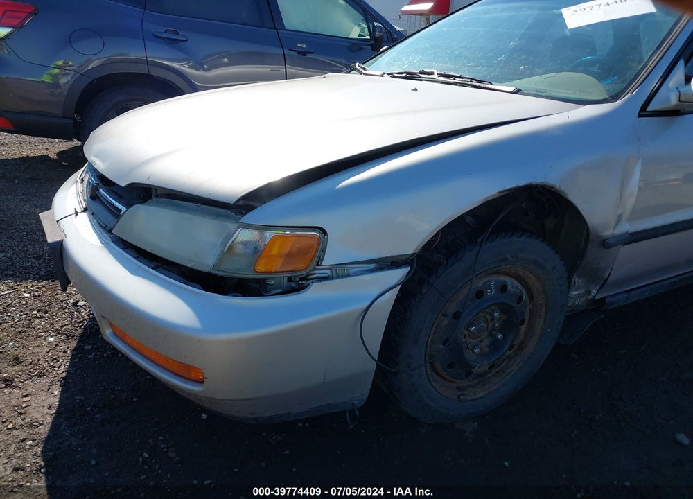 1997 HONDA ACCORD LX VIN: 1HGCE1722VA003724