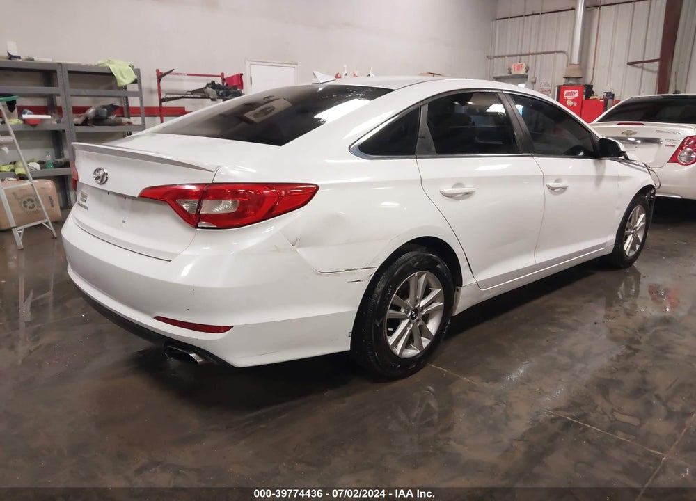 2017 HYUNDAI SONATA VIN: 5NPE24AFXHH517122