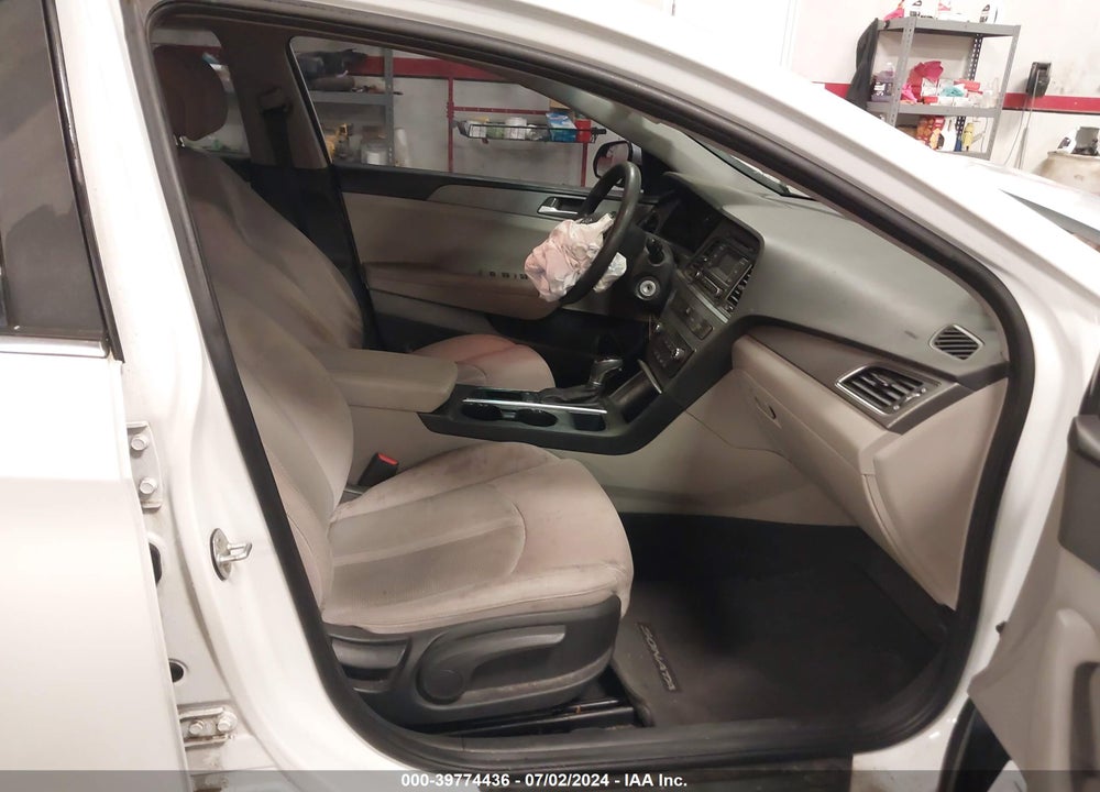 2017 HYUNDAI SONATA VIN: 5NPE24AFXHH517122