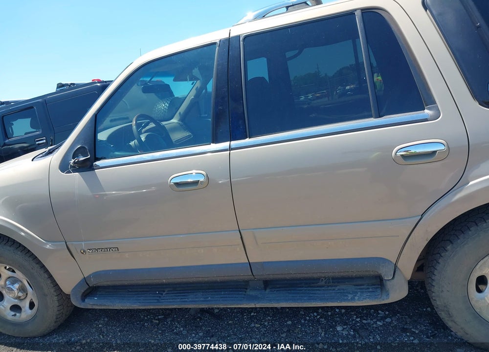 1998 LINCOLN NAVIGATOR VIN: 5LMFU28L3WLJ01980