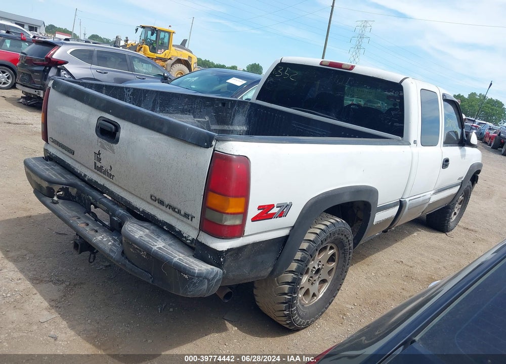 2000 CHEVROLET SILVERADO 1500 LS VIN: 1GCEK19T4YE311352