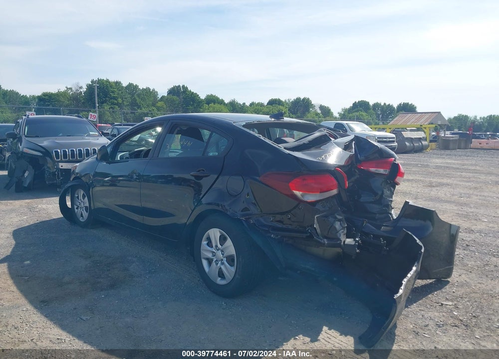 2018 KIA FORTE LX VIN: 3KPFL4A74JE256431