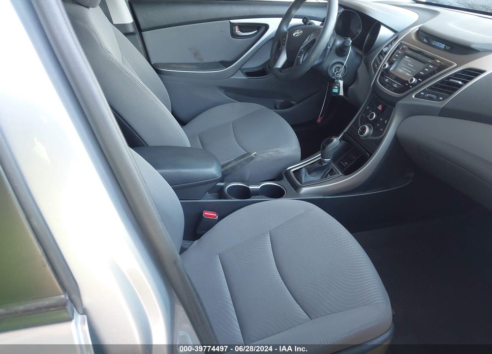 2016 HYUNDAI ELANTRA SE VIN: 5NPDH4AE7GH658679