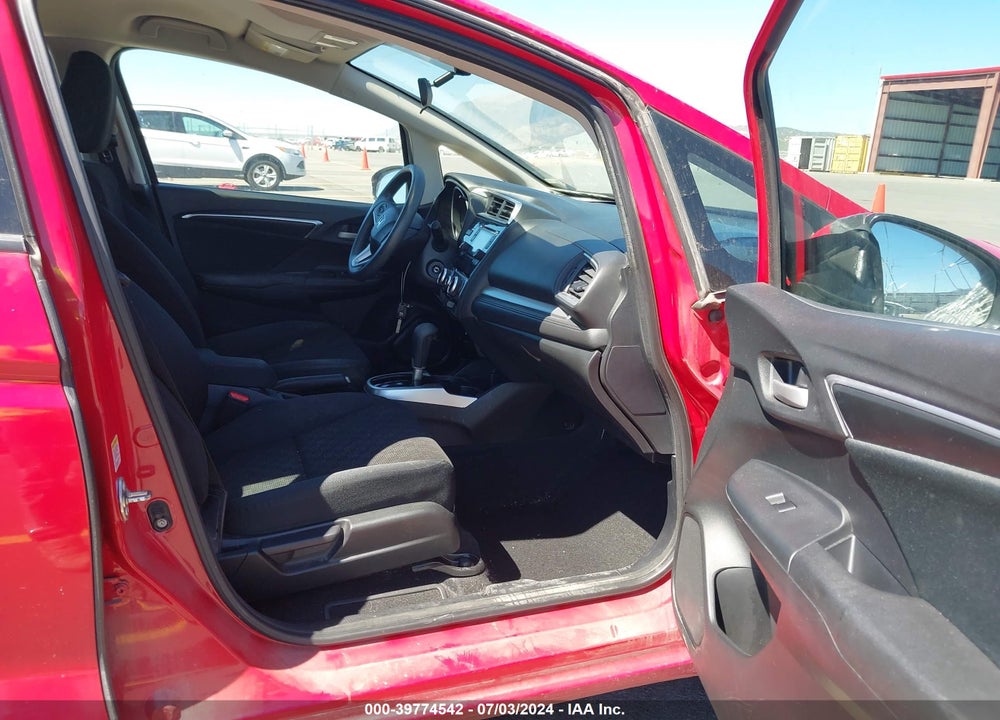 2015 HONDA FIT LX VIN: 3HGGK5H52FM760234