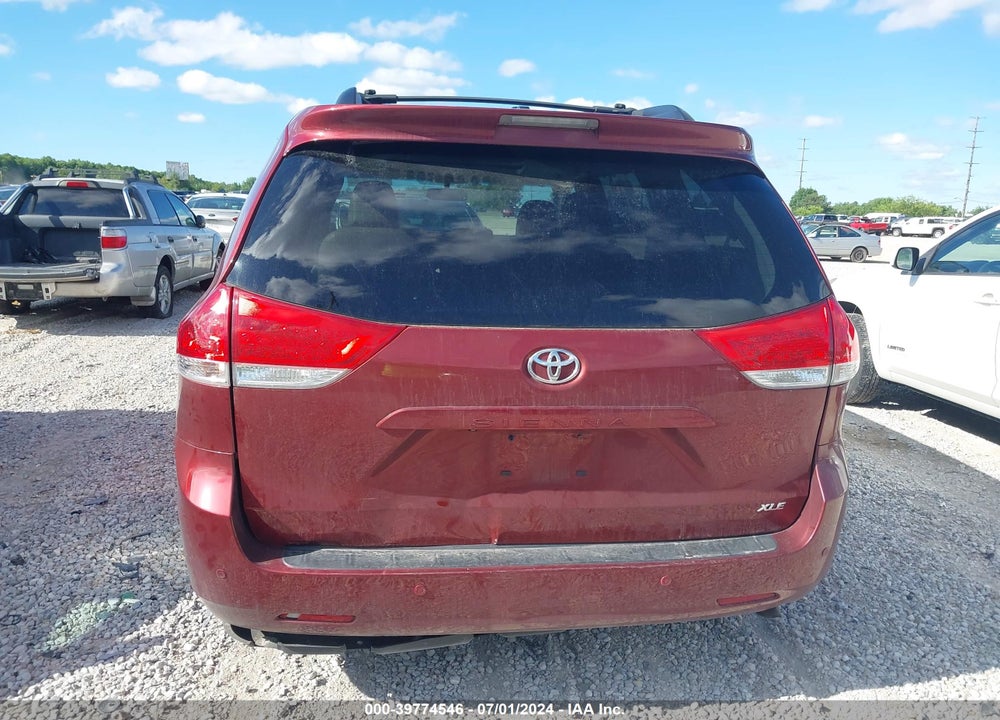 2013 TOYOTA SIENNA XLE V6 8 PASSENGER VIN: 5TDYK3DC2DS347223