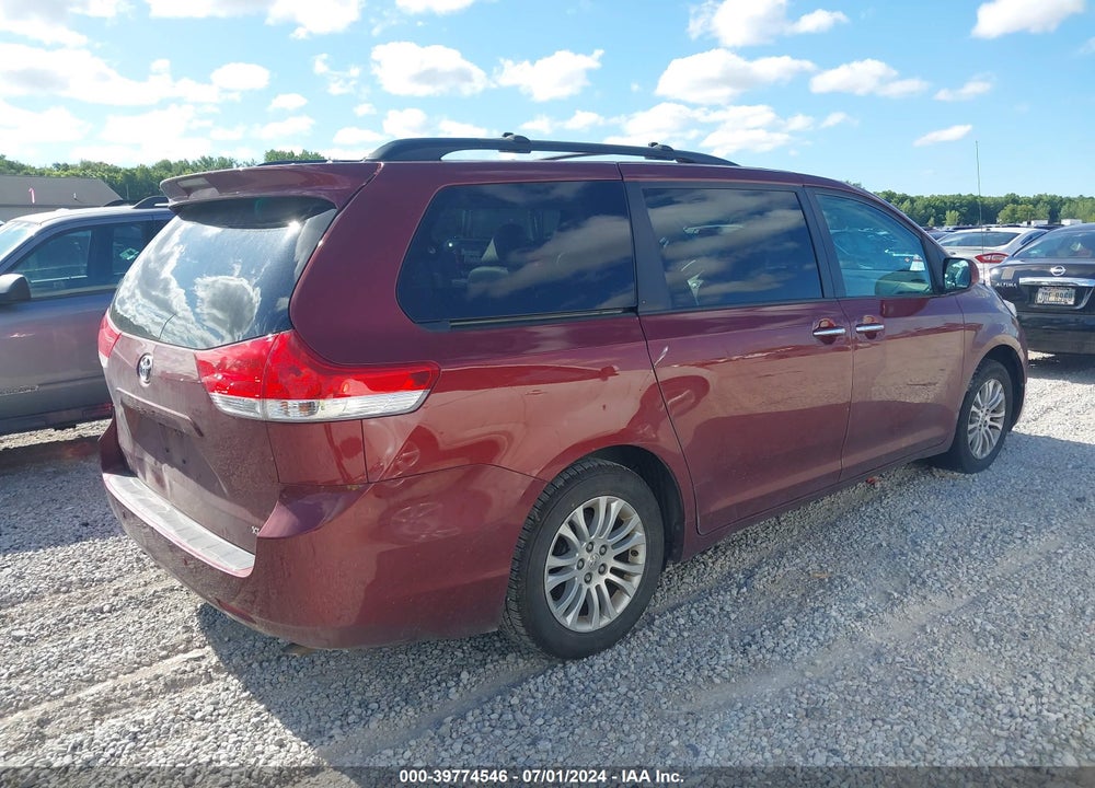 2013 TOYOTA SIENNA XLE V6 8 PASSENGER VIN: 5TDYK3DC2DS347223