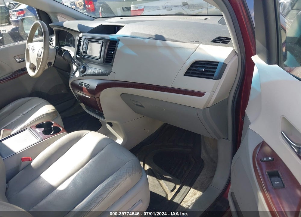 2013 TOYOTA SIENNA XLE V6 8 PASSENGER VIN: 5TDYK3DC2DS347223