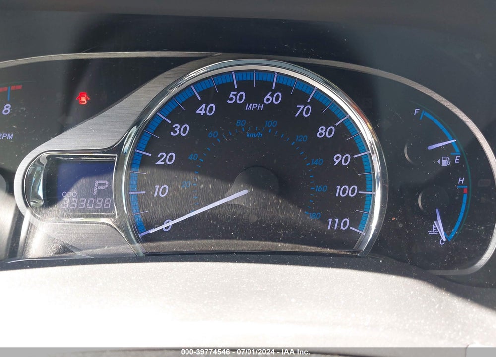 2013 TOYOTA SIENNA XLE V6 8 PASSENGER VIN: 5TDYK3DC2DS347223