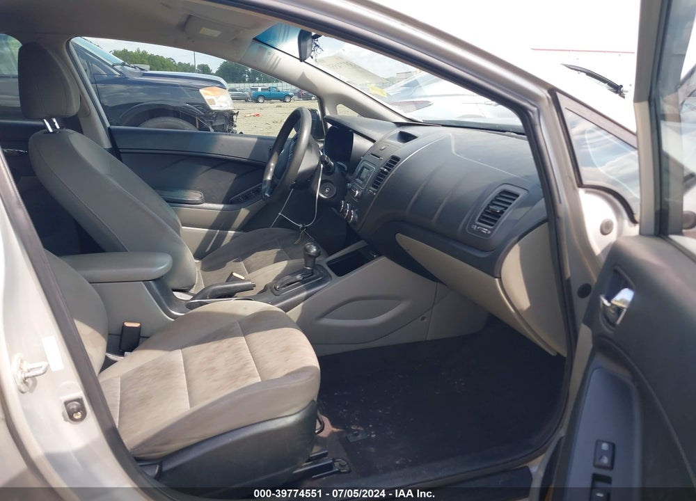 2015 KIA FORTE LX VIN: KNAFK4A61F5376181