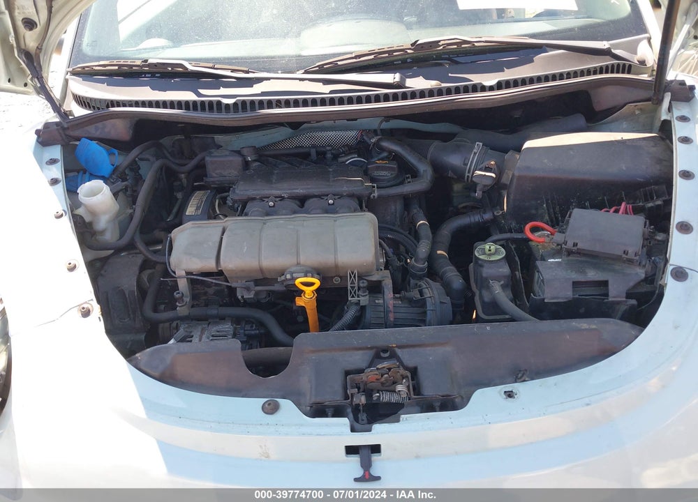 2004 VOLKSWAGEN NEW BEETLE GL VIN: 3VWBM31Y74M350017
