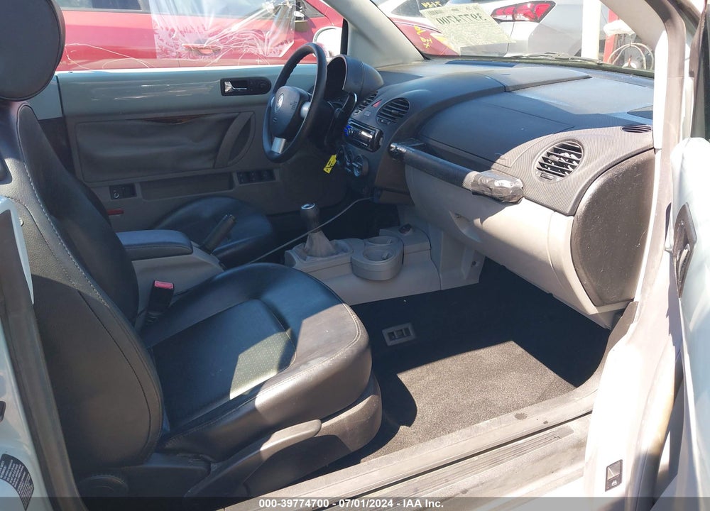 2004 VOLKSWAGEN NEW BEETLE GL VIN: 3VWBM31Y74M350017