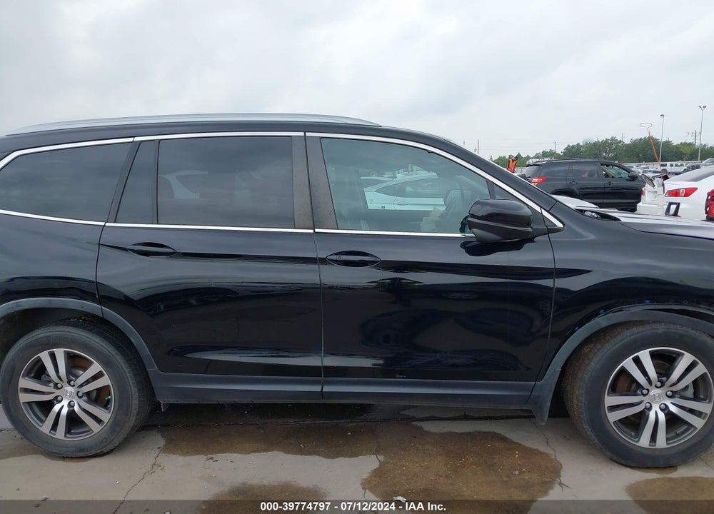 2017 HONDA PILOT EX-L VIN: 5FNYF5H57HB005319
