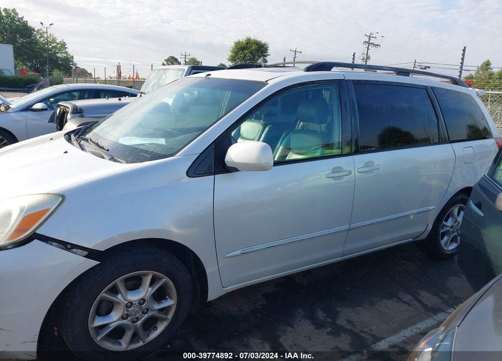 2005 TOYOTA SIENNA XLE LIMITED VIN: 5TDZA22C15S288171
