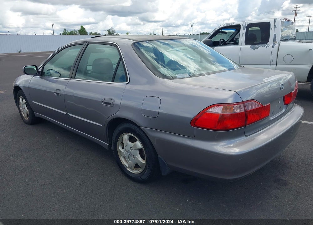 2000 HONDA ACCORD 2.3 EX VIN: JHMCG5660YC002146