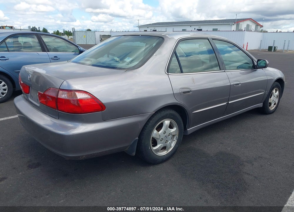 2000 HONDA ACCORD 2.3 EX VIN: JHMCG5660YC002146