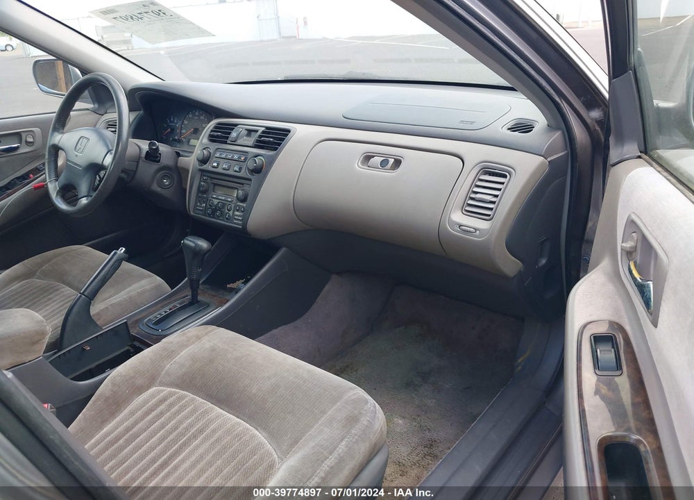 2000 HONDA ACCORD 2.3 EX VIN: JHMCG5660YC002146